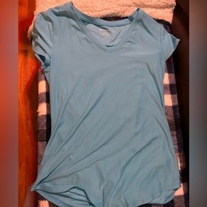 No boundaries, blue top